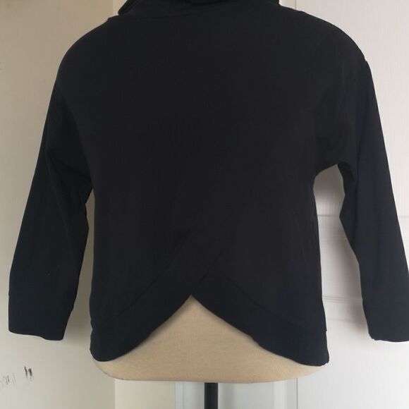 Forever 21 Ladies Pull Over Hoodie Sweater With Ruffled Back Medium Black - Picture 4 of 16